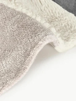 Handgetufteter Wollteppich Silas mit Hoch-Tief Struktur