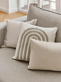 Handgewebte Baumwoll-Kissenhülle Terre mit dekorativer Naht