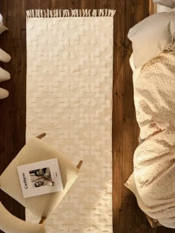 Handgewebter Baumwollläufer Idris mit erhabener Hoch-Tief-Struktur