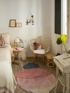 Handgewebter Kinderteppich Ramona the Radish, waschbar