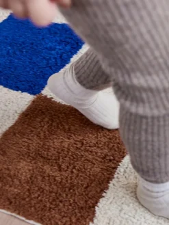 Handgewebter Kinderteppich Chess, waschbar