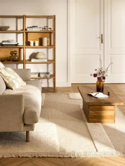 Handgewebter Teppich Laine mit Hoch-Tief-Muster und Fransen