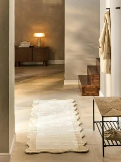 Handgewebter Viskoseläufer Wavy mit welligem Rand