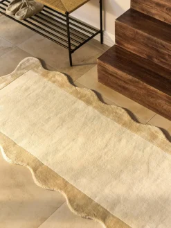 Handgewebter Viskoseläufer Wavy mit welligem Rand