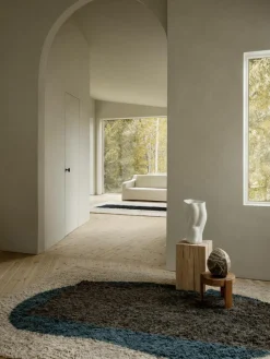 Handgewebter Wollteppich Monolith