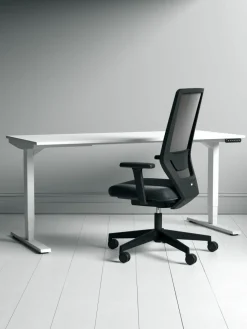 Höhenverstellbarer Schreibtisch Y-Line, in verschiedenen Größen