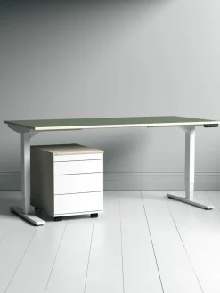 Höhenverstellbarer Schreibtisch Y-Line