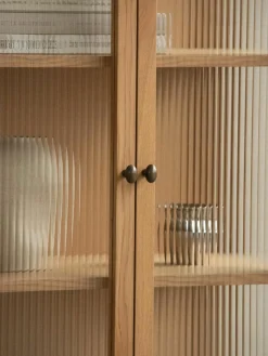 Highboard Curiosity aus Eichenholz