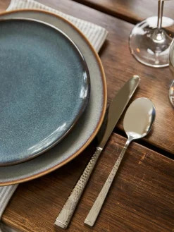 Hochglanzpoliertes Besteck-Set Blacksmith mit gehämmerten Griffen, 6 Personen (30-tlg.)