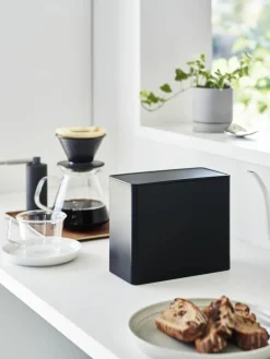 Kaffeefilterbox Tower aus Metall