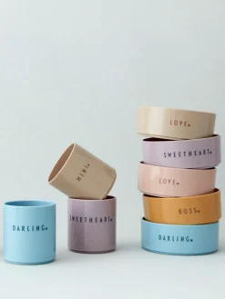 Kinderbecher Mini Favourite mit unterschiedlichen Schriftzug auf Vorder- & Rückseite
