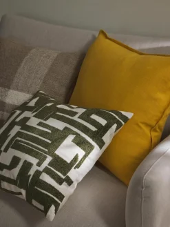 Kissenhülle Fran mit Chenille-Stickerei