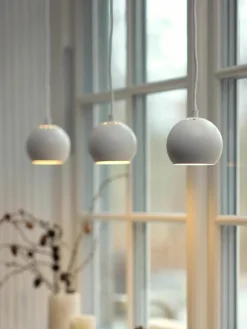 Kleine Kugel-Pendelleuchte Ball