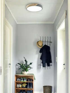 Kleine LED-Deckenleuchte Benoa mit Holzdekor