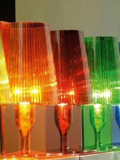 Kleine LED-Tischlampe Take