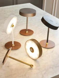 Kleine mobile Tischlampe On The Move, dimmbar