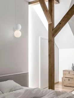 Kleine Pendelleuchte Zero aus Glas und Beton