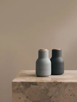 Kleine Salz- & Pfeffermühle Bottle Grinder mit Buchenholzdeckel, 2er-Set