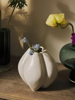 Kleine Vase Frida aus Steingut, H 19 cm