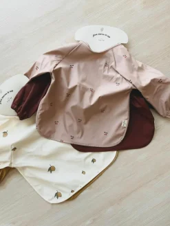 Lätzchen Cherry mit Ärmeln, 2er-Set