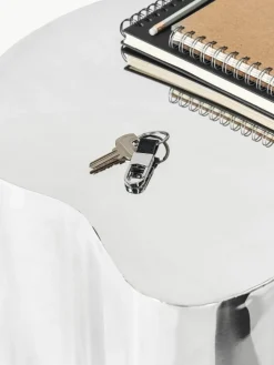 Metall-Beistelltisch Dale in organischer Form