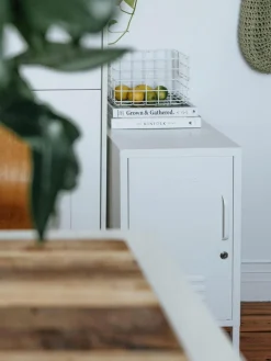 Metall-Nachttisch The Shorty, mit Scharnier links oder rechts