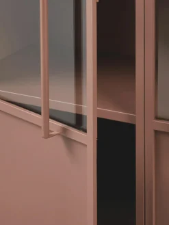 Metall-Vitrine Exhibit