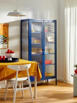 Metall-Vitrine The Collector mit geriffeltem Glas