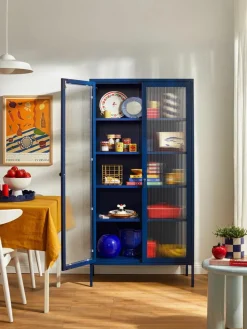 Metall-Vitrine The Collector mit geriffeltem Glas