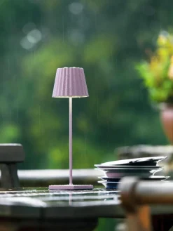 Mobile dimmbare LED-Außentischlampe Trellia