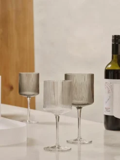 Mundgeblasene Rotweingläser Ripple mit Rillenrelief, 2 Stück