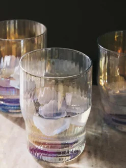 Mundgeblasene Wassergläser Juno mit Rillenrelief und Perlmuttglanz, 4 Stück