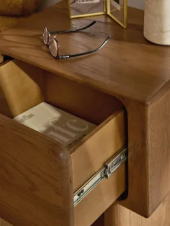 Nachttisch Chandler aus Eichenholz