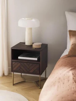 Nachttisch Luca aus Mangoholz mit Fischgrät-Muster