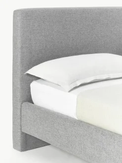 Polsterbett Giulia mit Holzfüßen