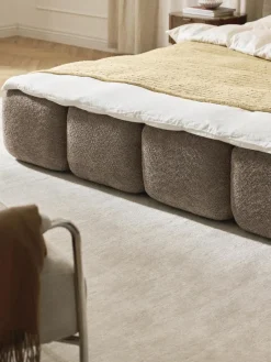 Polsterbett Tayla aus Teddy-Bouclé