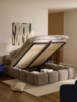 Polsterbett Tayla aus Teddy-Bouclé mit Stauraum