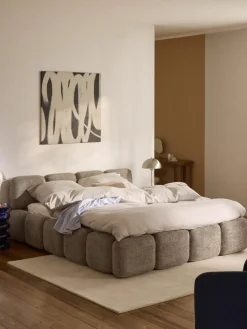 Polsterbett Tayla aus Teddy-Bouclé mit Stauraum