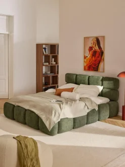 Polsterbett Tayla aus Teddy-Bouclé mit Stauraum