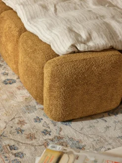 Polsterbett Tayla aus Teddy-Bouclé