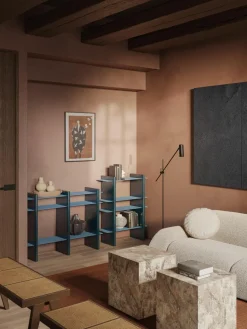 Regal Rami mit Metall-Elementen