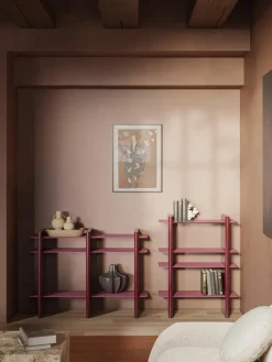 Regal Rami mit Metall-Elementen