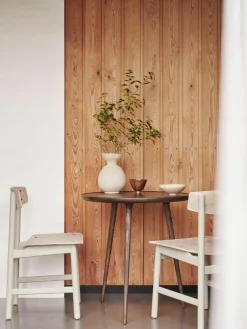 Runder Beistelltisch Accent aus Eichenholz, handgefertigt