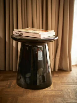 Runder Beistelltisch Dustan mit glänzender Oberfläche