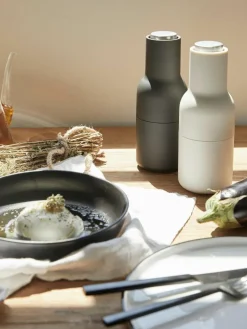 Salz- & Pfeffermühle Bottle Grinder mit Edelstahldeckel, 2er-Set