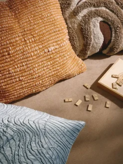 Samt-Kissenhülle Nisha mit Strukturmuster