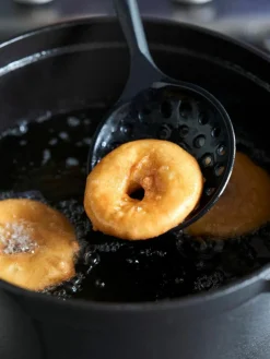 Schaumkelle Cook mit Akazienholz-Griff