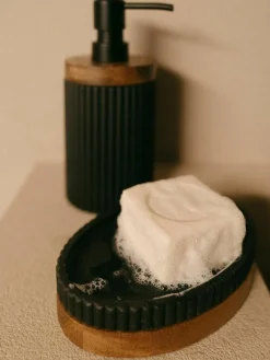 Seifenspender Laura mit Holz-Dekor