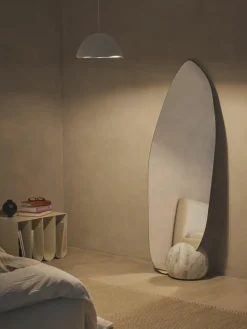 Standspiegel Bonita mit Sockel in Marmor-Optik