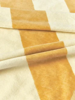 Strandtuch Suri mit Zickzack-Muster